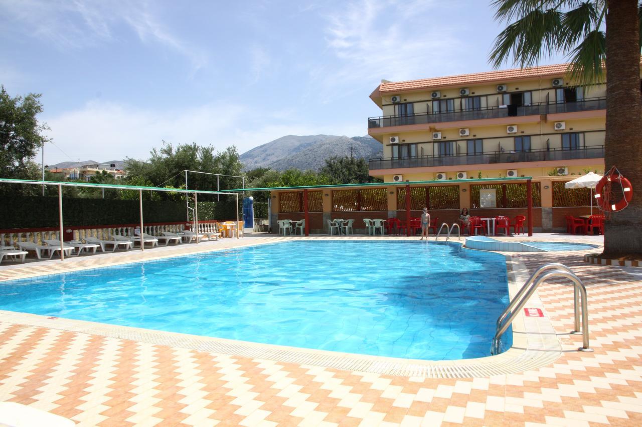 Triton Garden Hotel Malia Esterno foto
